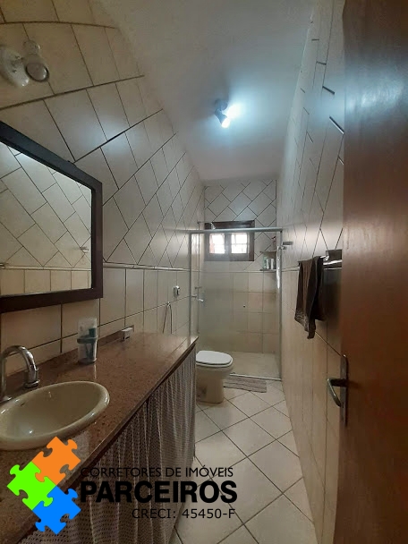 EXCLUSIVA! Linda casa próxima a praça Dom Pedro
