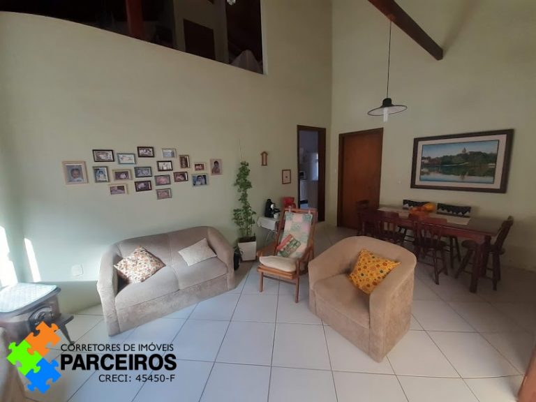 EXCLUSIVA! Linda casa próxima a praça Dom Pedro