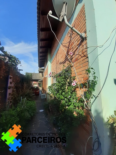 EXCLUSIVA! Linda casa próxima a praça Dom Pedro