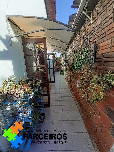 EXCLUSIVA! Linda casa próxima a praça Dom Pedro