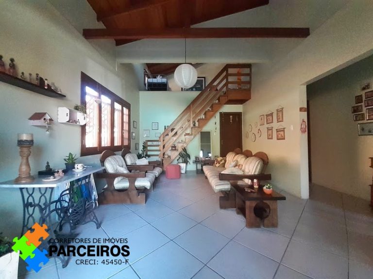 EXCLUSIVA! Linda casa próxima a praça Dom Pedro