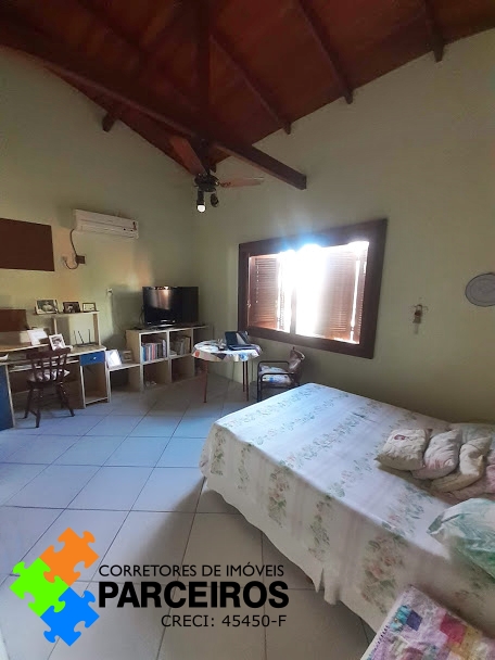 EXCLUSIVA! Linda casa próxima a praça Dom Pedro