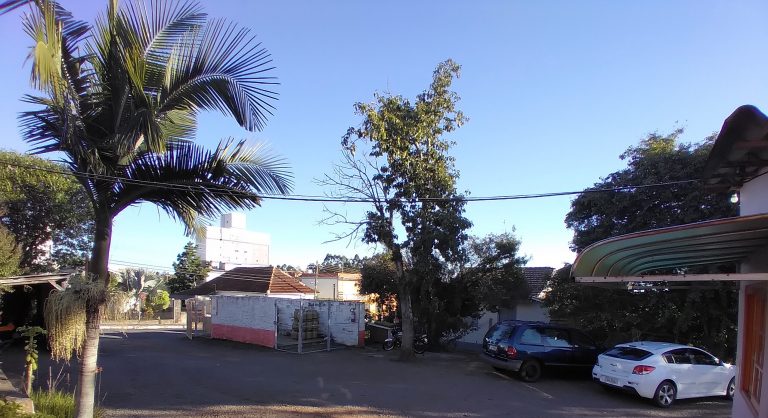 Ampla área no centro – ESQUINA