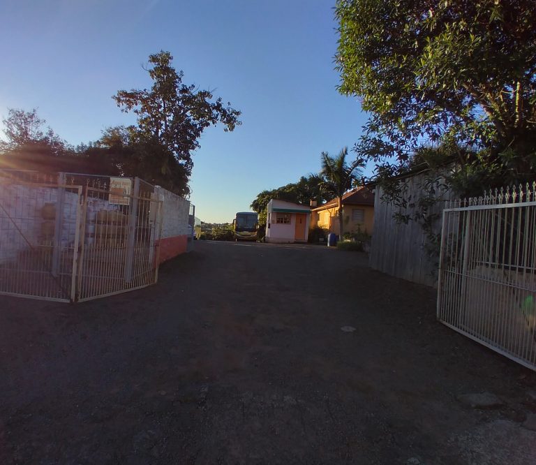 Ampla área no centro – ESQUINA