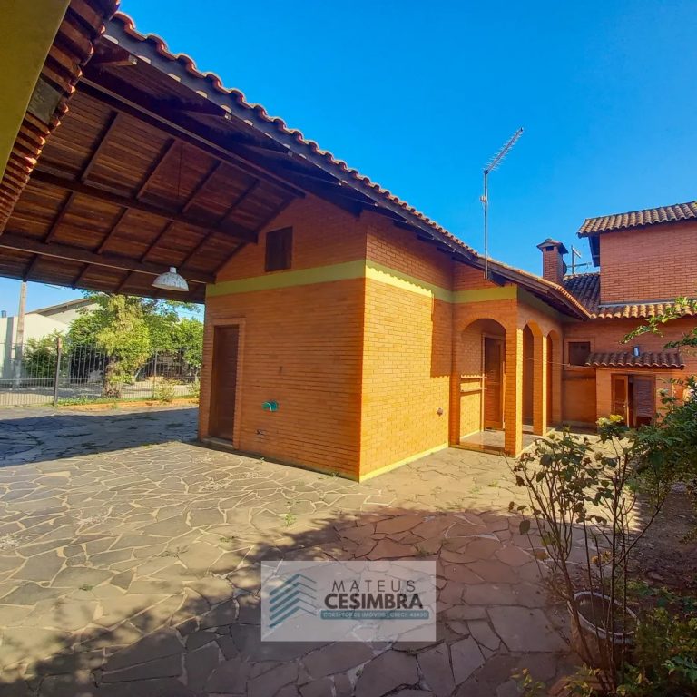 AMPLA CASA NA COLÔNIA VINTE