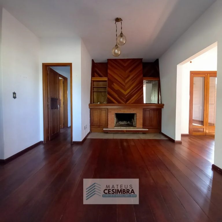 AMPLA CASA NA COLÔNIA VINTE