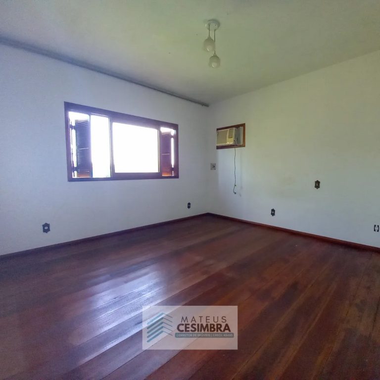 AMPLA CASA NA COLÔNIA VINTE