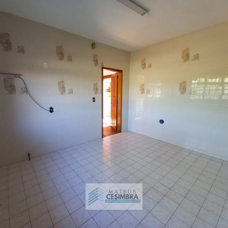 AMPLA CASA NA COLÔNIA VINTE