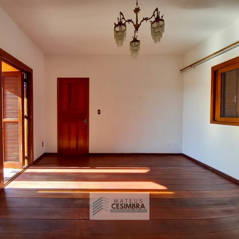 AMPLA CASA NA COLÔNIA VINTE