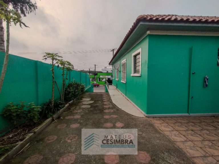 CASARÃO COM TERRENO AMPLO NA ALBINO PINTO
