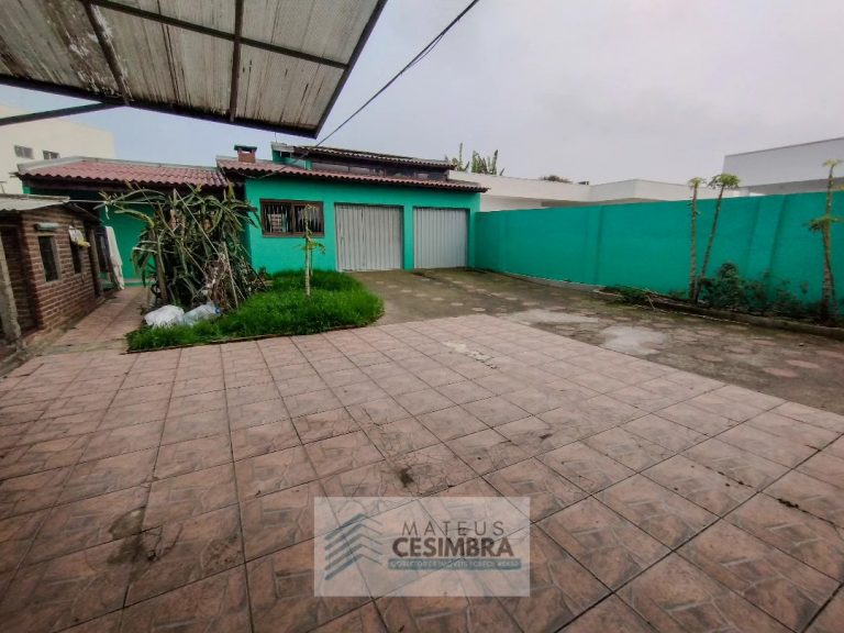 CASARÃO COM TERRENO AMPLO NA ALBINO PINTO