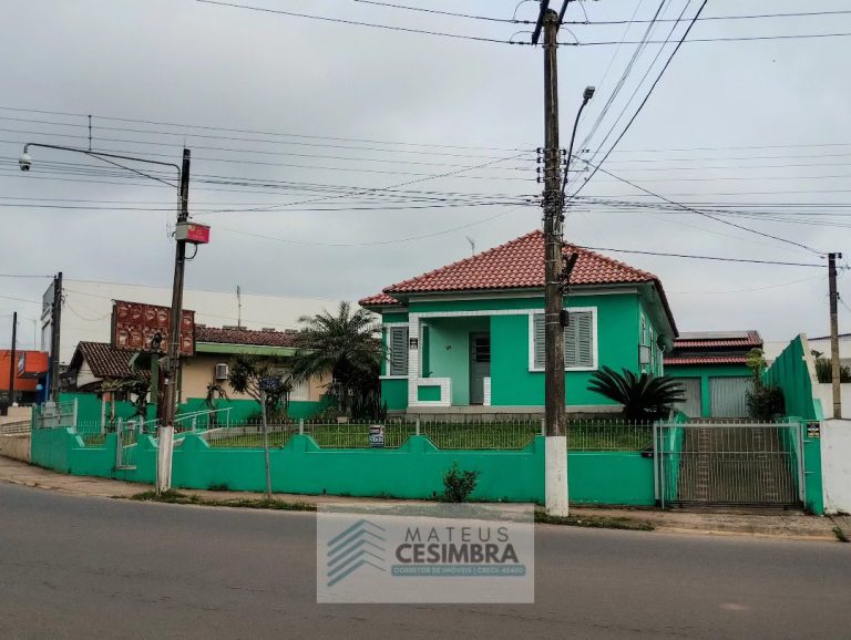 CASARÃO COM TERRENO AMPLO NA ALBINO PINTO