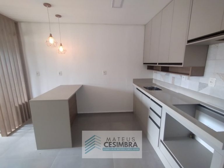 CASA SEMI-MOBILIADA E REFORMADA NA COL. 20