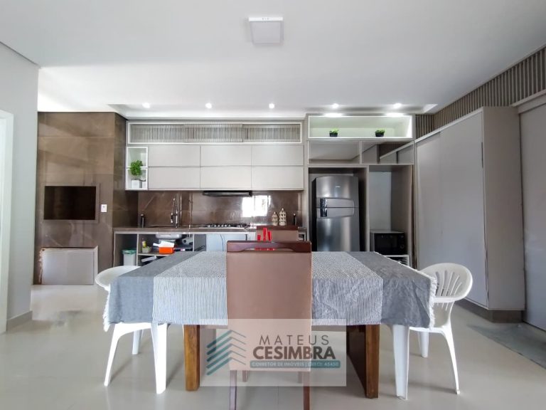 LINDA CASA NO BAIRRO PRAIA