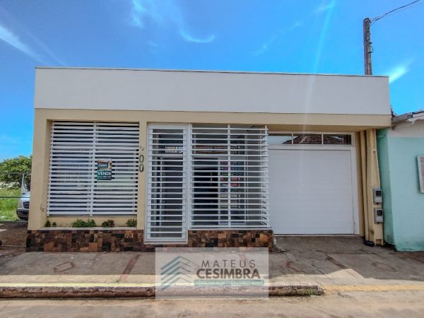 LINDA CASA NO BAIRRO PRAIA