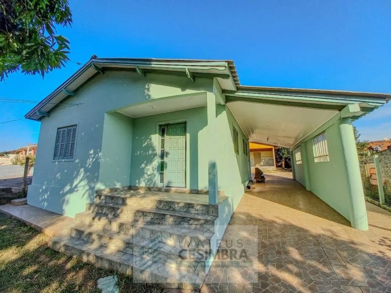 CASA COM AMPLO TERRENO – PRAIA