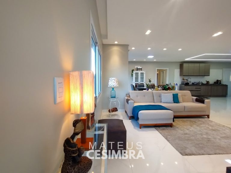 CASA DE ALTO PADRÃO – COLÔNIA VINTE
