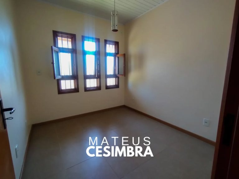 LINDA CASA NO PRADO
