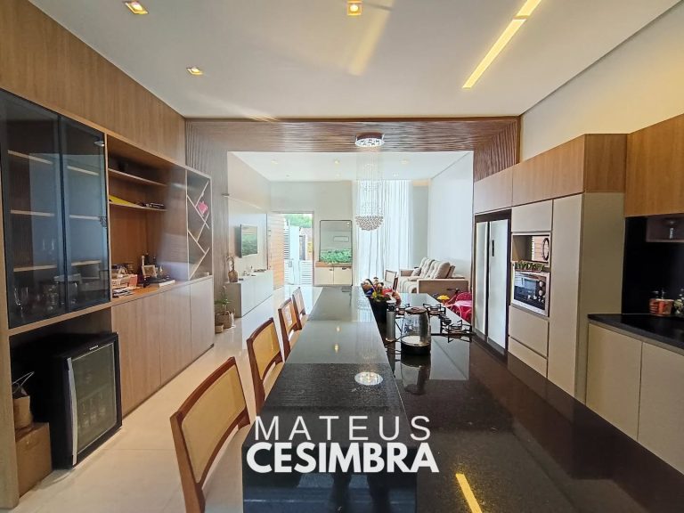 CASA DE ALTO PADRÃO NO CENTRO