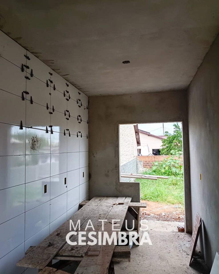 CASAS NOVAS NO PARQUE DO MEIO