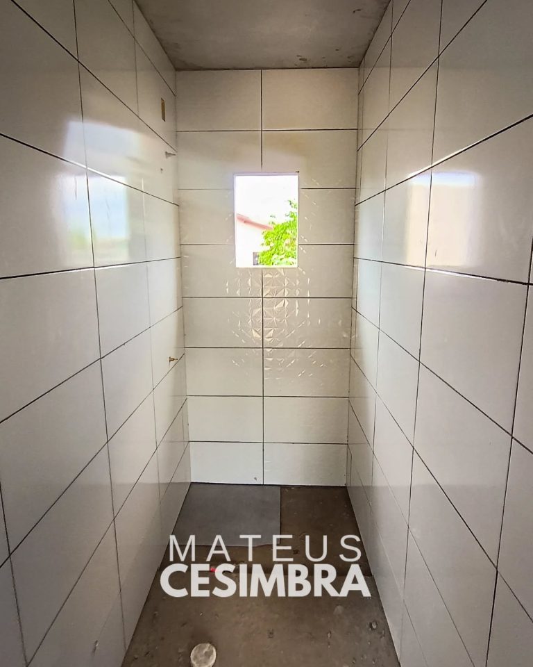 CASAS NOVAS NO PARQUE DO MEIO