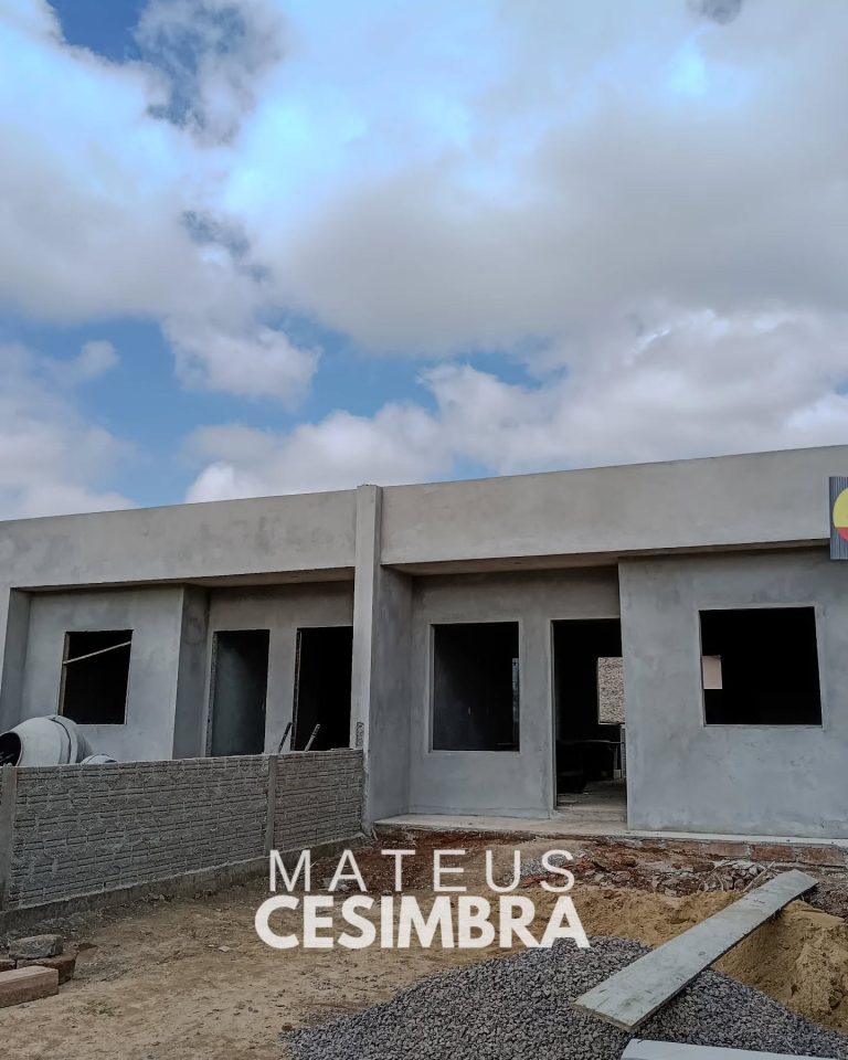 CASAS NOVAS NO PARQUE DO MEIO
