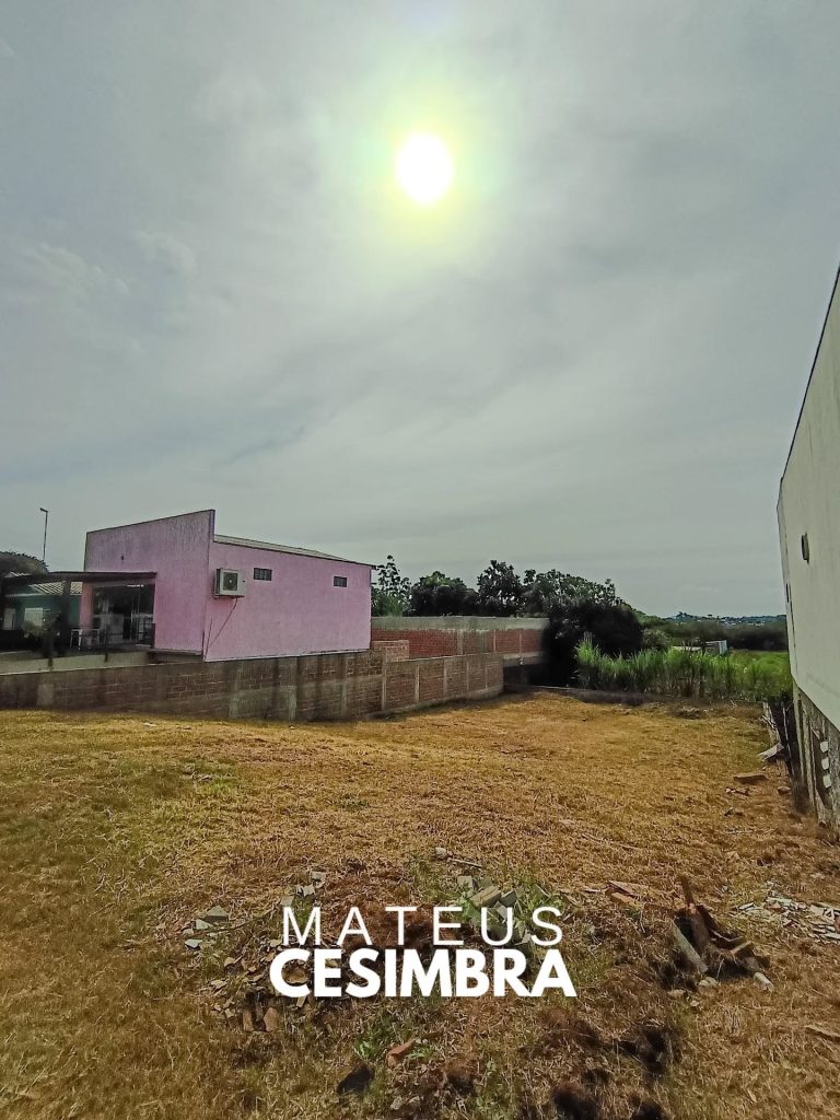 TERRENÃO NA AV. AÇORIANOS