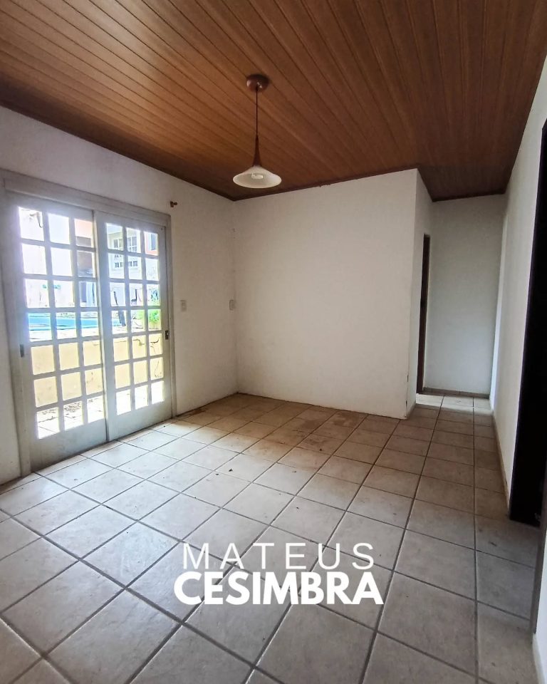 CASA NO BAIRRO PRAIA